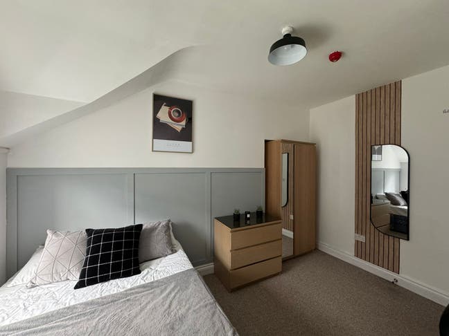 Ensuite Room in Central Location - All Bills Inc.  Main Photo
