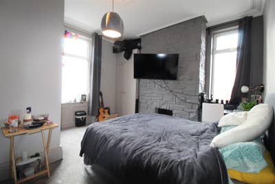 Stunning Ensuite Room in LS13  Main Photo
