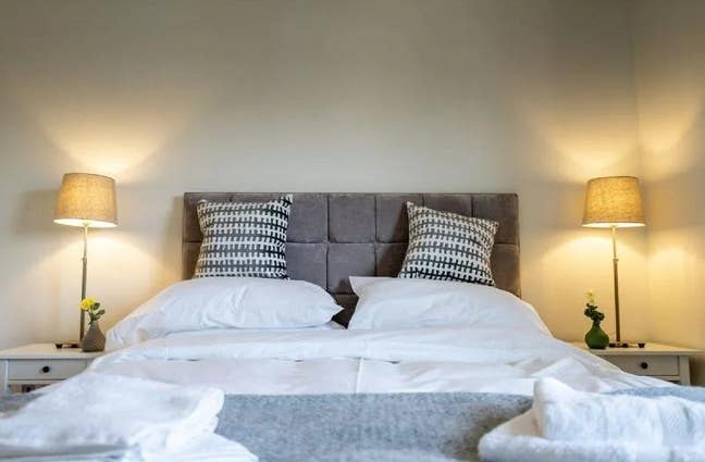 Affordable Cozy En-suite Opposite Station Main Photo