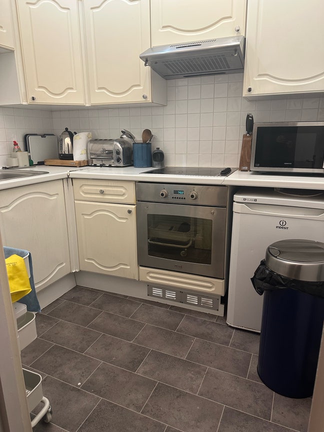 3 bed flat Main Photo