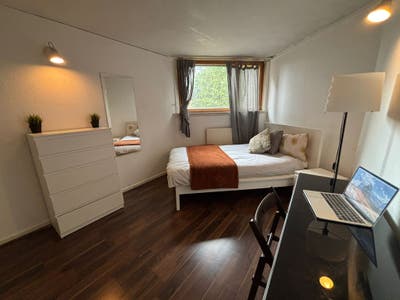 💎 Two Beautiful Double Rooms in Vibrant Fulham  Main Photo