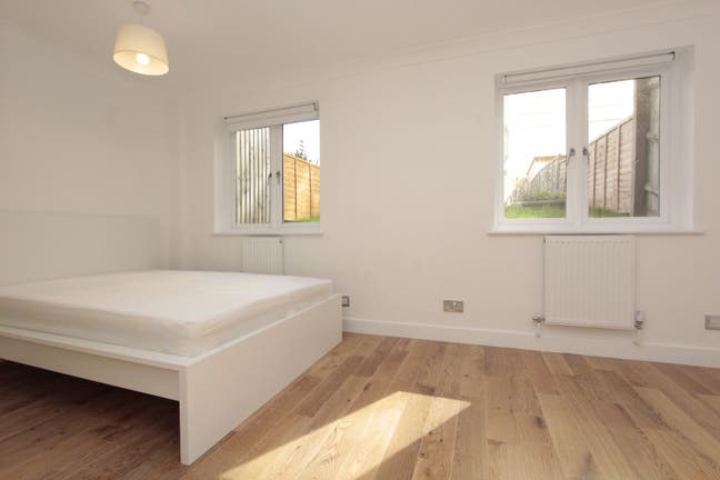 Stylish Large Room in Modern House-Canary Wharf✨  Main Photo