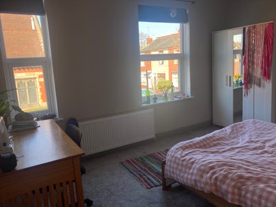 Room available for 6 weeks! Main Photo