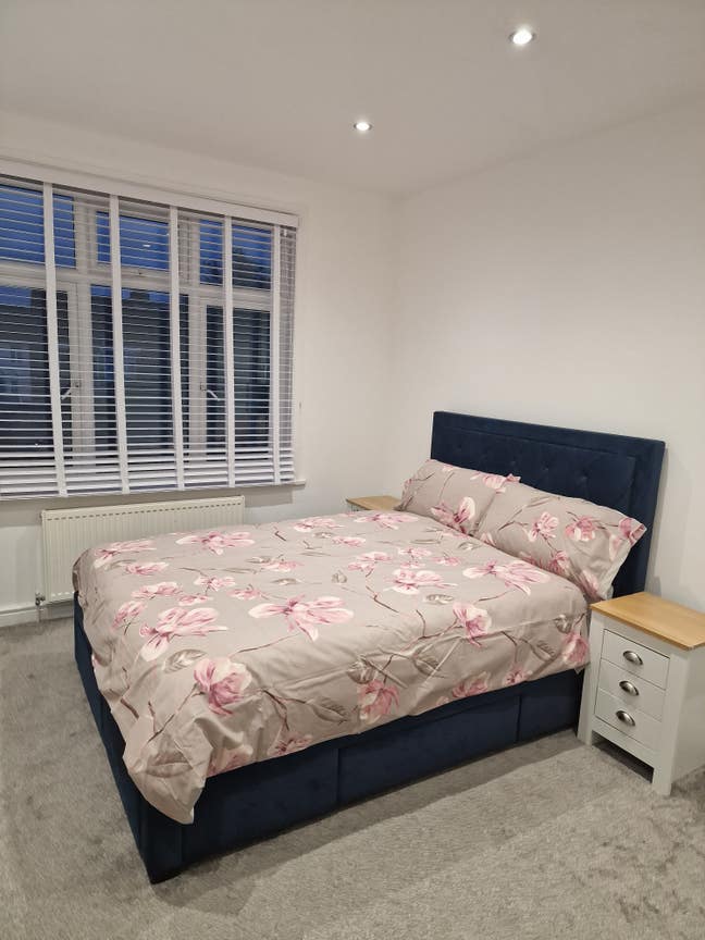 Double bedroom with garden view Main Photo