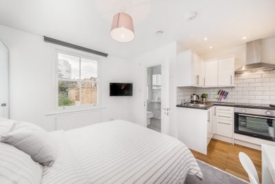 En-suite Room in Battersea Right by Queenstown Rd. Main Photo