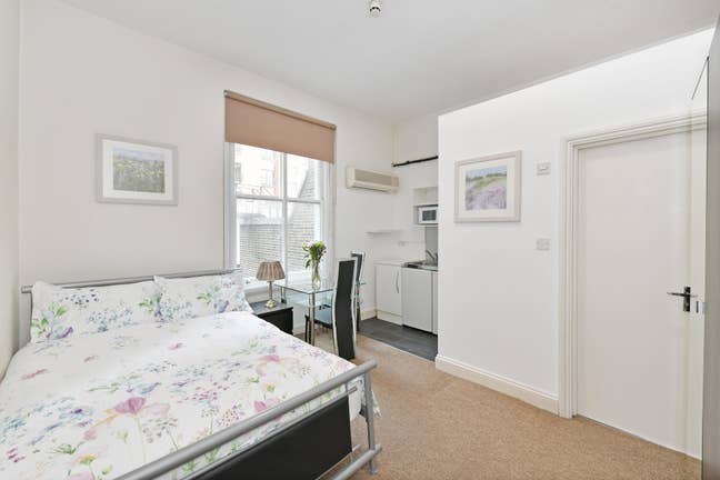 Large Double Studio with AC in SW7 Main Photo
