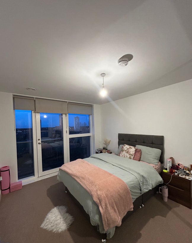 1 room available in 2-bed flat Main Photo