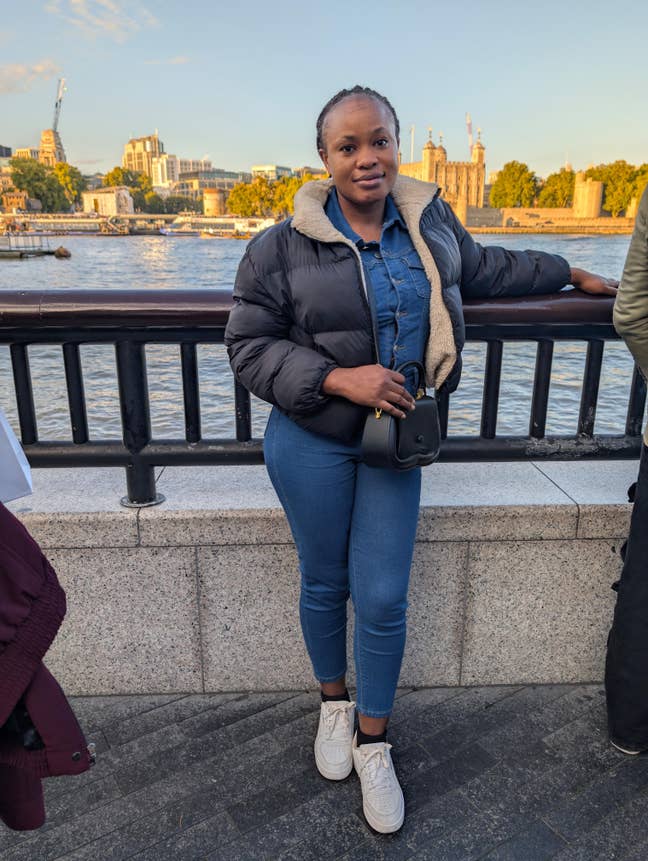 Am Esther Adefela, simple single lady of 34 years, Main Photo