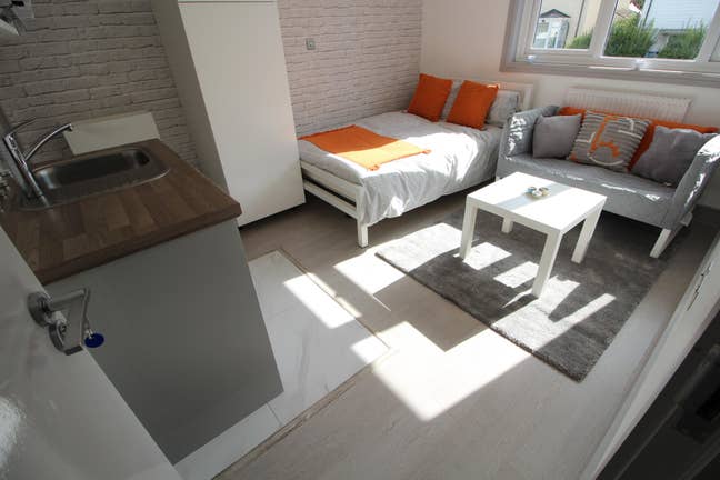 Excellent 4 Rooms Available in Redbridge Main Photo