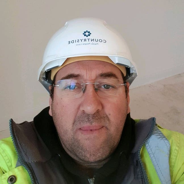 59 year old Male seeks a double room Main Photo