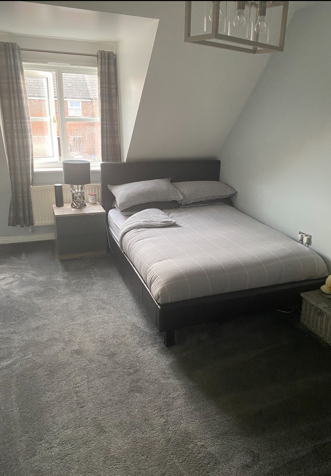 Large Double Room to Let in Bure Park Bicester Main Photo