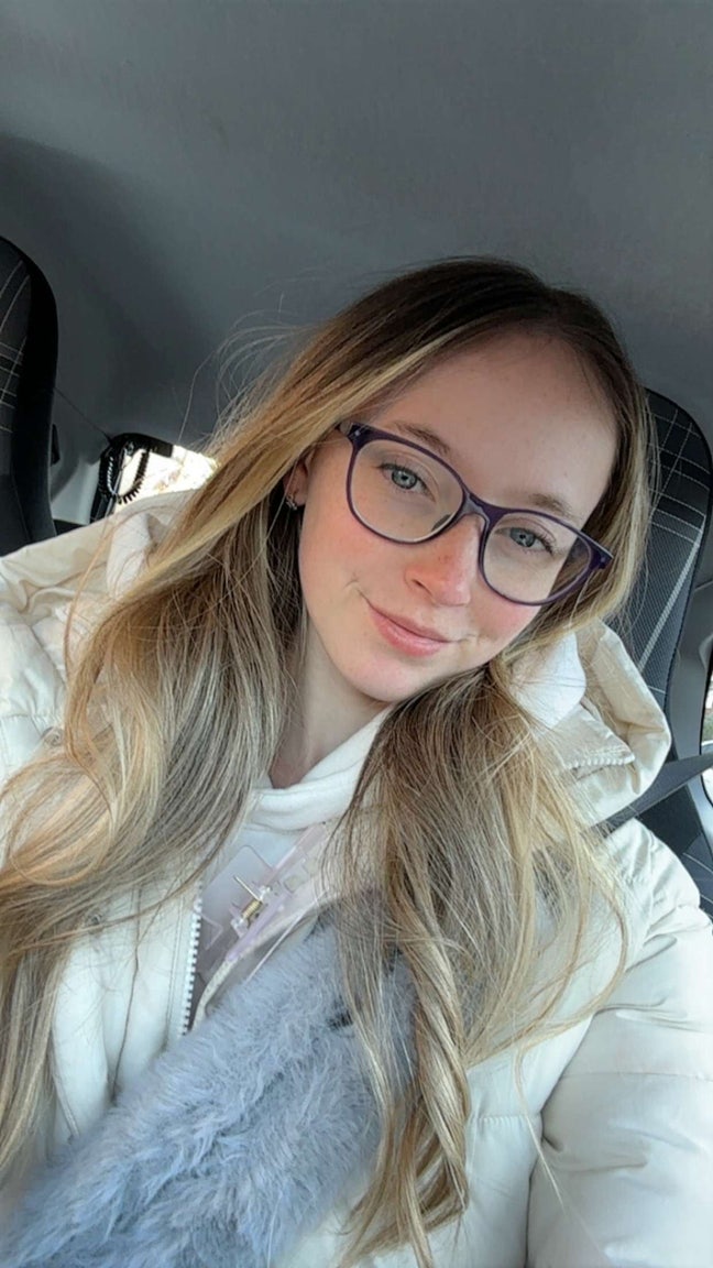 Looking for a good house/roommate  Main Photo