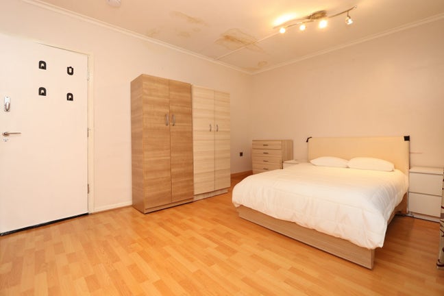 3 Double Rooms – Walk to Hackney and Shoredich  Main Photo