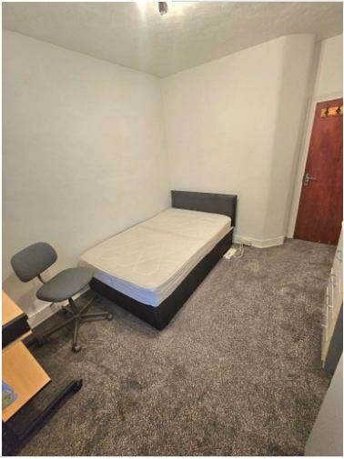 Fully Furnished  double room for Rent E4 9LR Main Photo