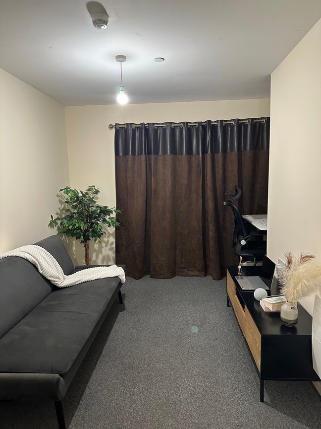 Double room in 2 bedroom flat Main Photo