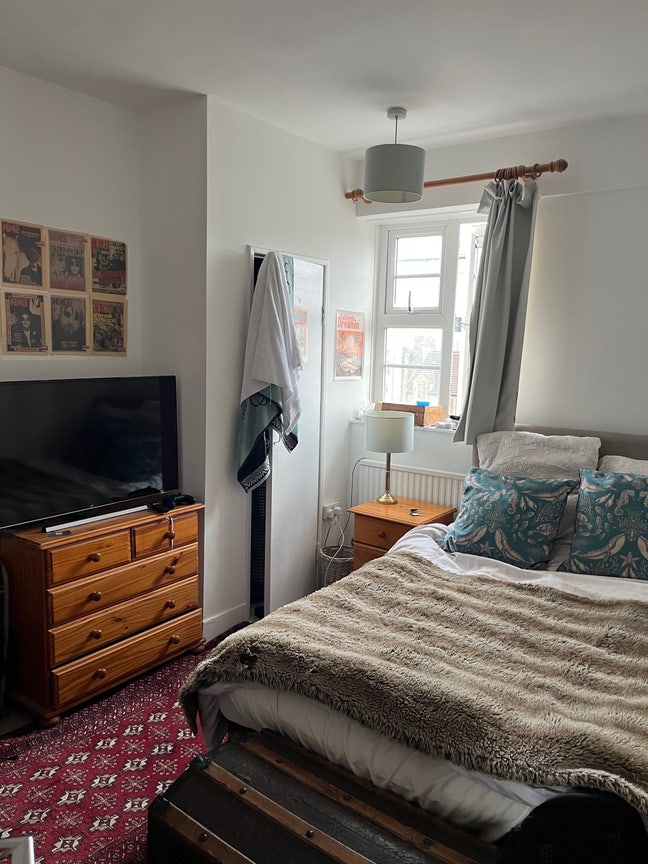 Double Room, unreal location in Camden (Lads House Main Photo