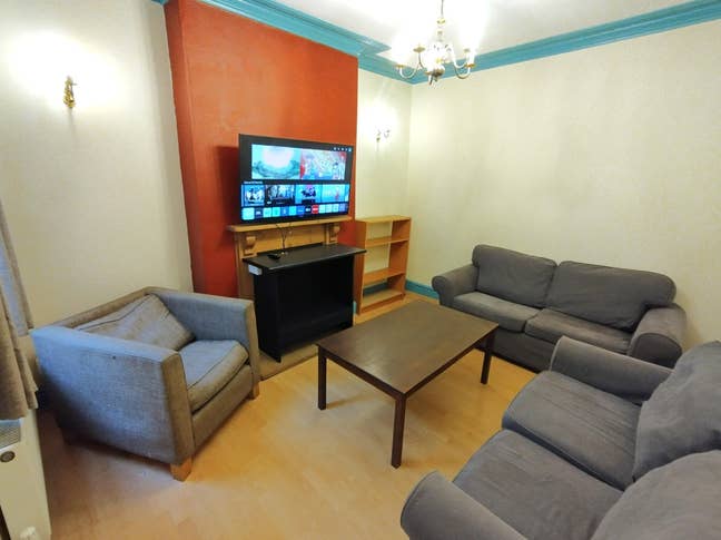 Double rooms in spacious Beeston house share Main Photo