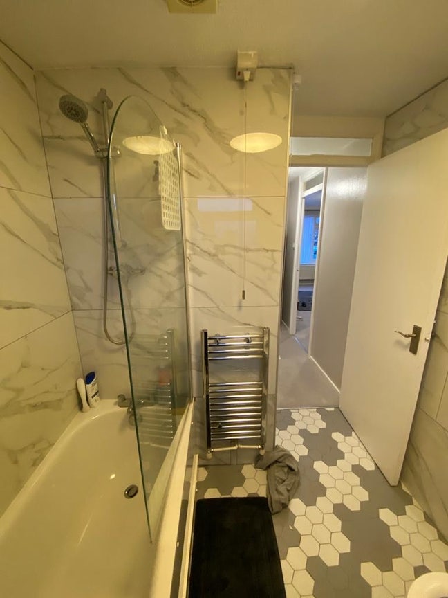 Single Bedroom for Rent in Bedford Main Photo