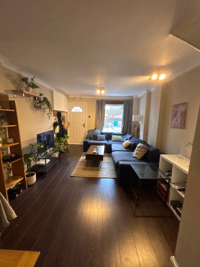 Two rooms in a three bed house in Stepney Green  Main Photo