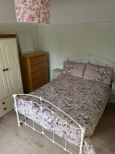 Double room in charming Bournville Main Photo