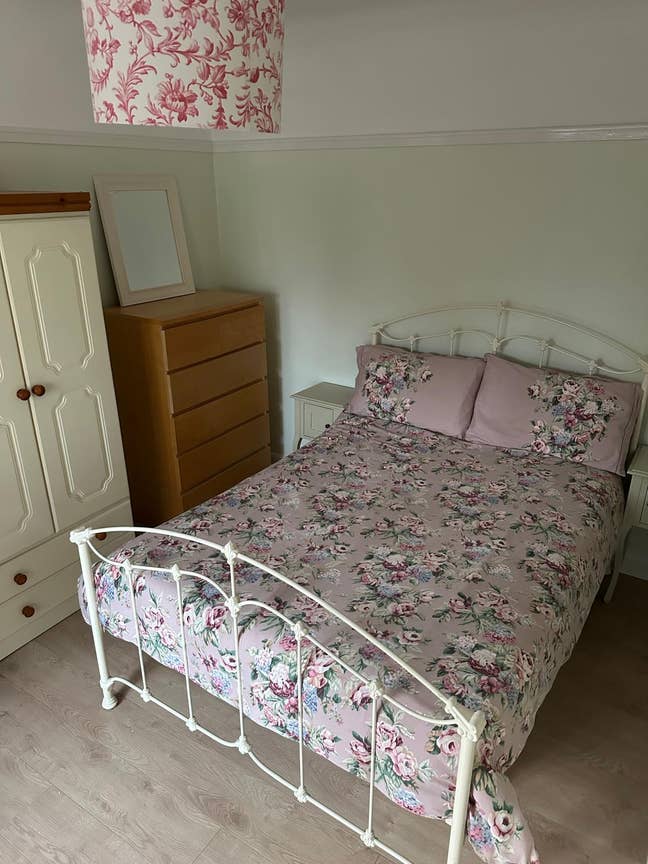 Double room in charming Bourneville Main Photo