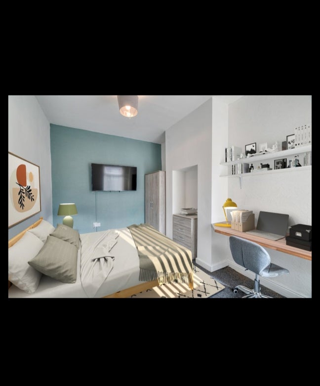 Looking for a replacement for a wonderful En suite Main Photo