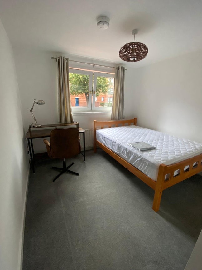 West end double room with bathroom. Main Photo