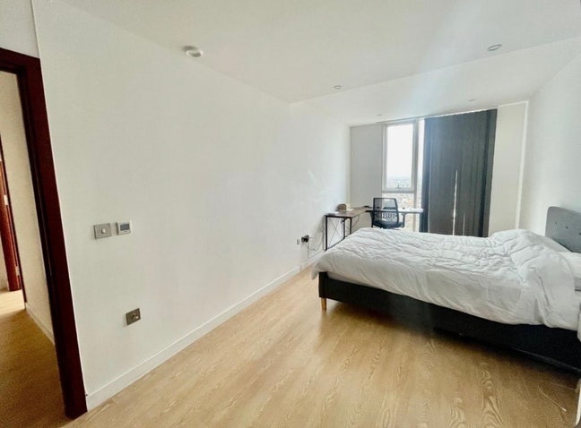 Ensuit Room Main Photo