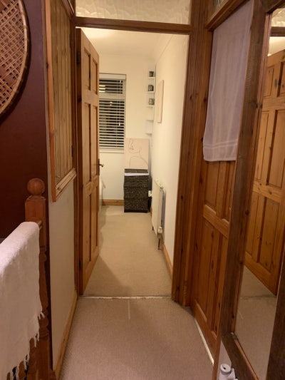 Room in friendly house Main Photo