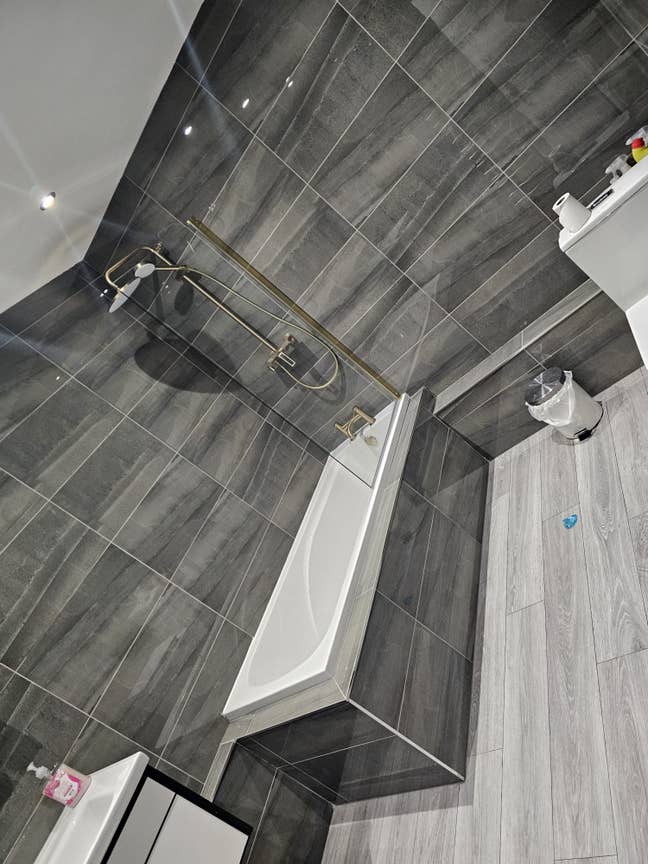 Rooms in luxary house for professional FEMALES Main Photo