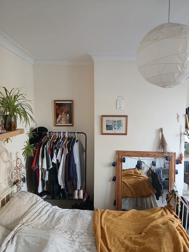 Double room in friendly house close to town Main Photo