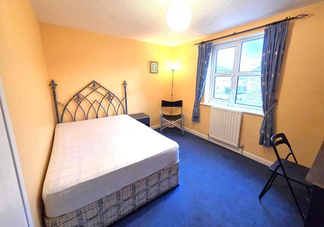 Excellent Room in a Great Area Main Photo