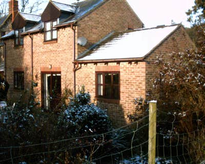 Attractive ground floor flat to rent to one person Main Photo