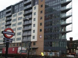 Luxurious 2 bedroom, 2 bathroom flat - Gants Hill Main Photo