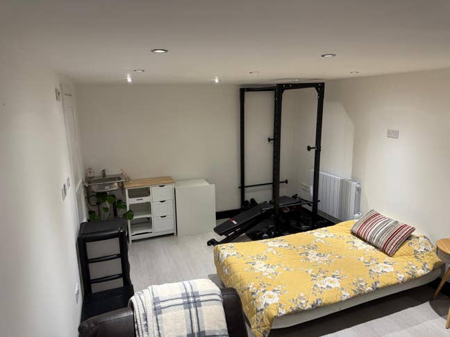 Studio with easy access to transport with all bill Main Photo