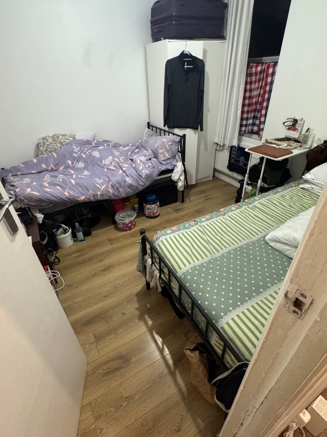 Double room available ( separate 2 single bed ) Main Photo