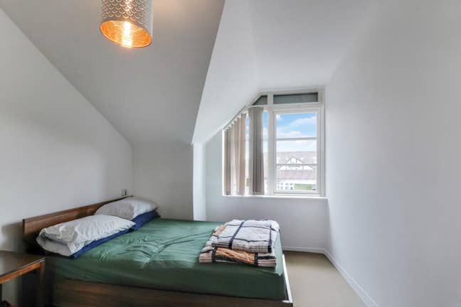 Double bed in wonderful 2 bed flat Main Photo