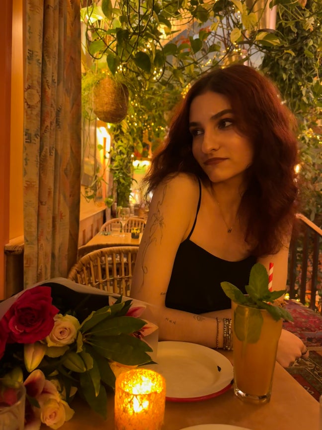 Professional Female seeks a single or double room Main Photo