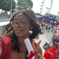 Professional Female seeks a double room Main Photo