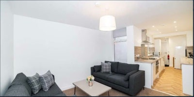 Spacious double bedrooms available (bills included Main Photo