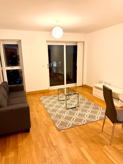 Stunning Luxury 2 Bed, 2 Bath , Bills Inclusive  Main Photo