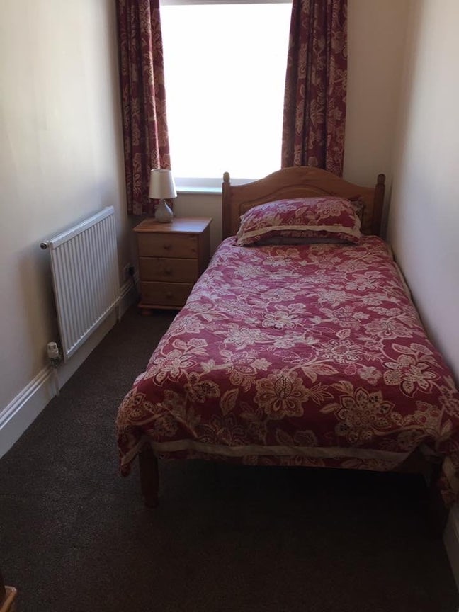 Lovely single room to let  Main Photo