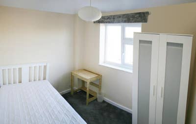 Lovely Room in Friendly House Share Main Photo