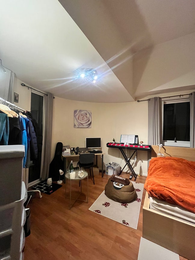 Big double room available now quite area  Main Photo