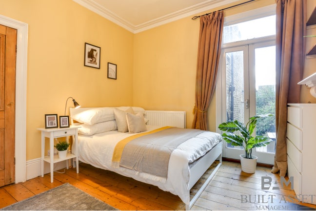 Cosy double room going in lovely house - bill incl Main Photo