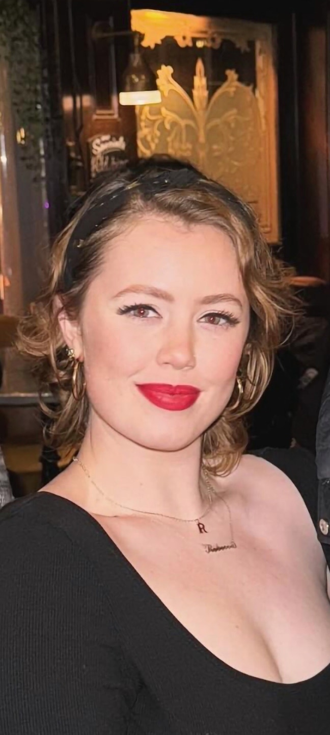 Professional Female seeks a single or double room Main Photo