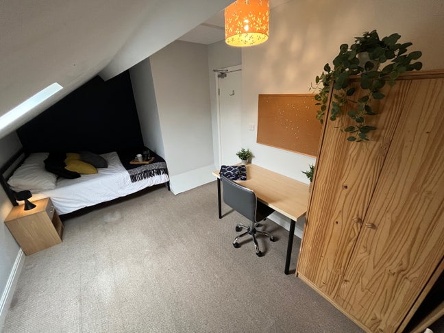 Double Room - LN1 Location- Short Term  Main Photo