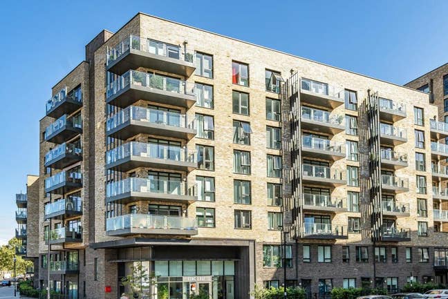 Ensuite Room In Modern 4-Bed Flat – Poplar Main Photo