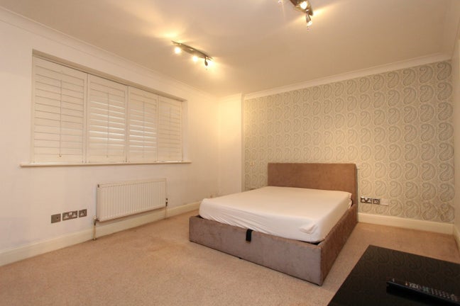 Stunning Master Ensuite in Central London! Main Photo