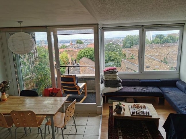 Room available in friendly flat share  Main Photo